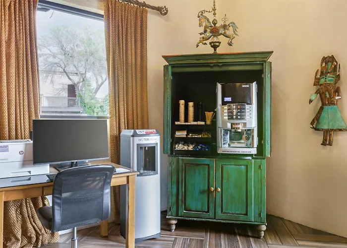 Western Arroyo Roble & Creekside Hotel Sedona