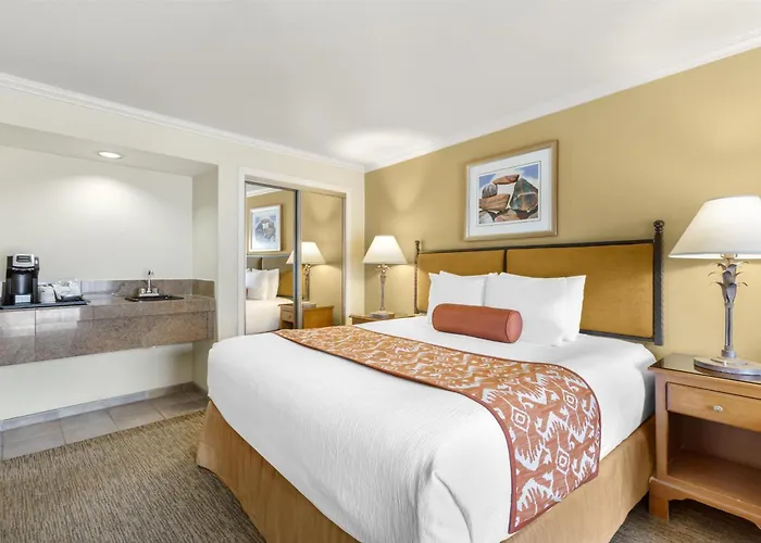 Western Arroyo Roble & Creekside Hotel 3*