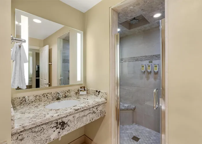 Western Arroyo Roble & Creekside Hotel
