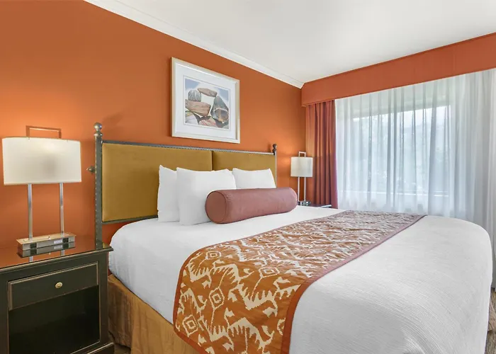 Hotel Western Arroyo Roble & Creekside 3*