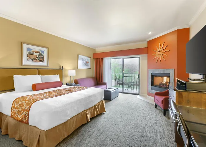 Western Arroyo Roble & Creekside Hotel