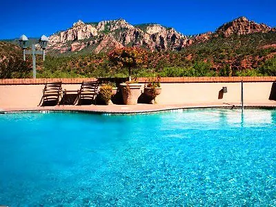 Western Arroyo Roble & Creekside Hotel